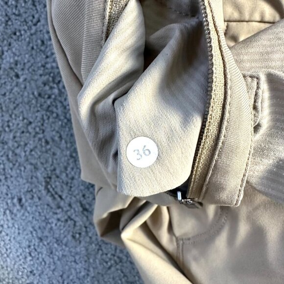 Lululemon Commission Classic-Fit Shorts - 8" - Men's Size 36 - Very Good Cond. - Picture 3 of 7